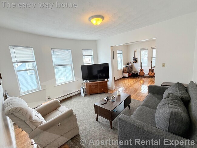 Building Photo - 27 Conwell Ave