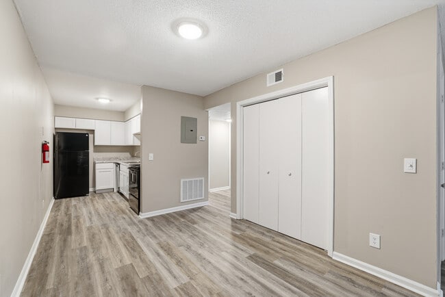 Building Photo - Spring Lane Apartments