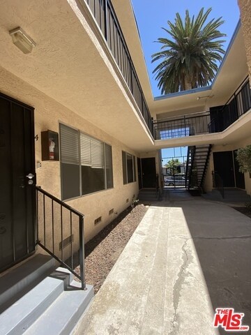 Building Photo - 333 Vernon Ave