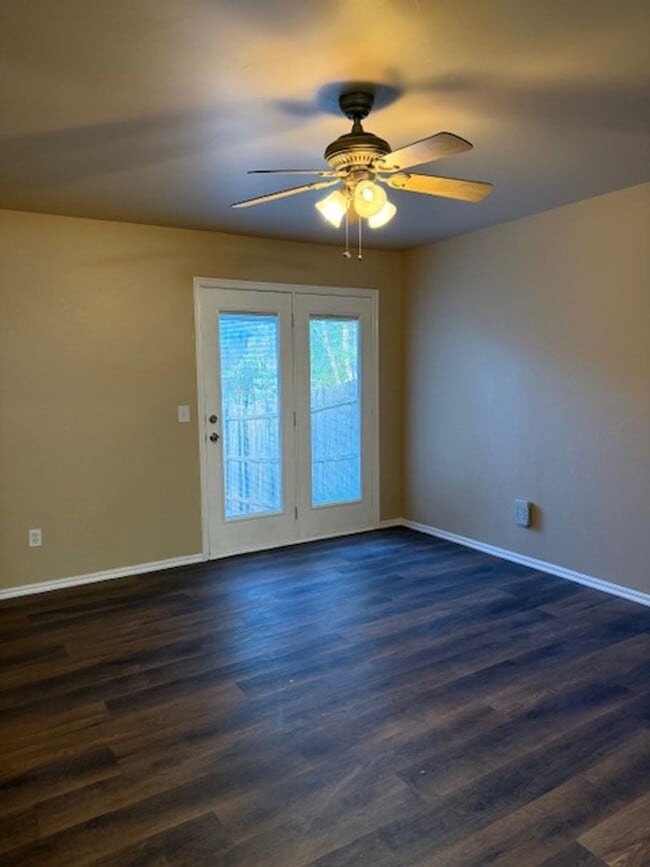 Foto del edificio - Updated Duplex - Mustang Schools - Open Fl...