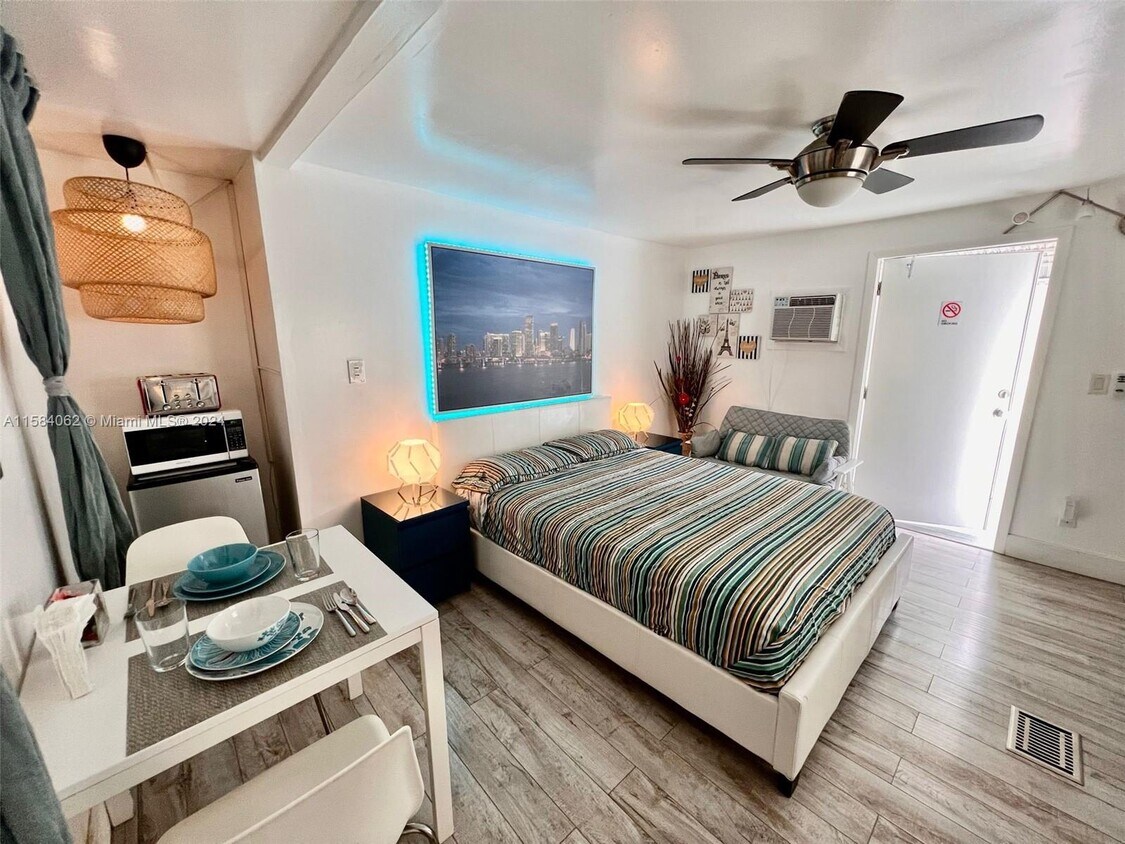 Foto principal - 1203 SW 128th Ave