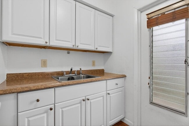 Photo - 2115 NE 42nd Ct Apartment