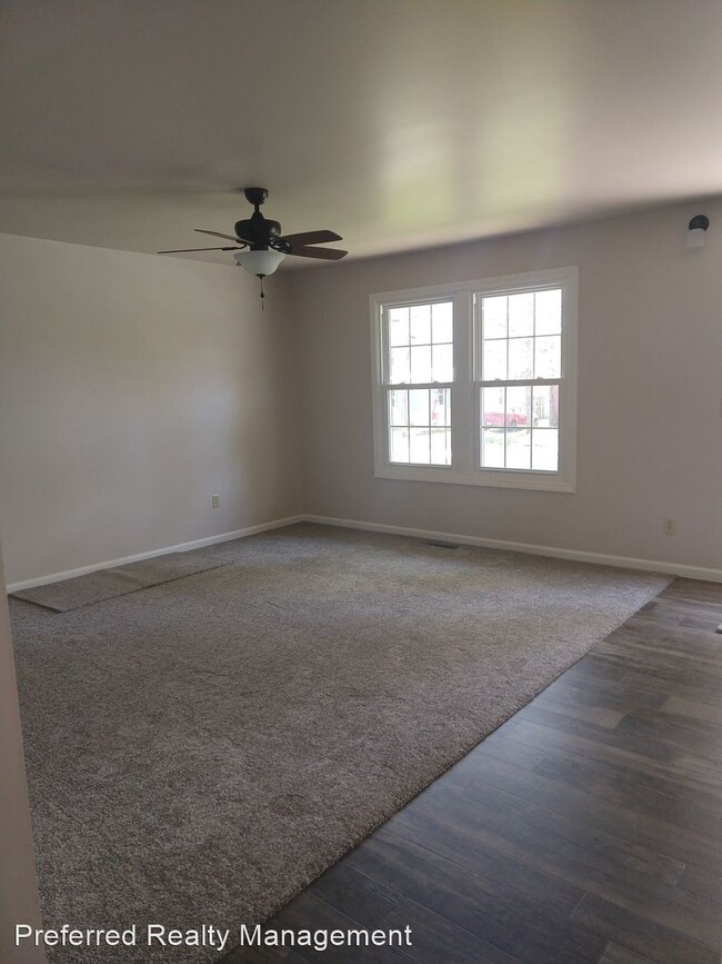 Building Photo - 4 br, 2 bath House - 242 Market Street