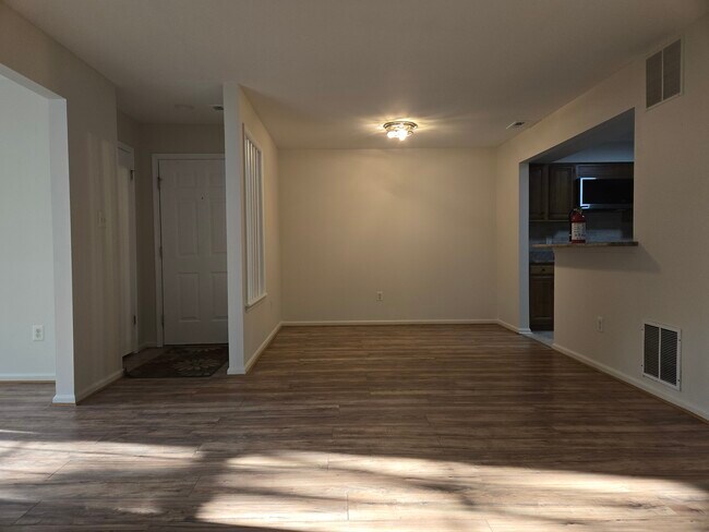 Foto del edificio - 6 Canterbury Ct