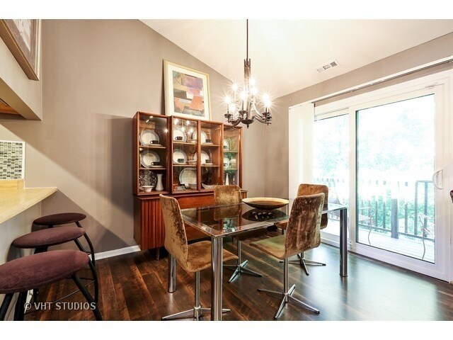 Foto del edificio - 356 Bloomfield Ln
