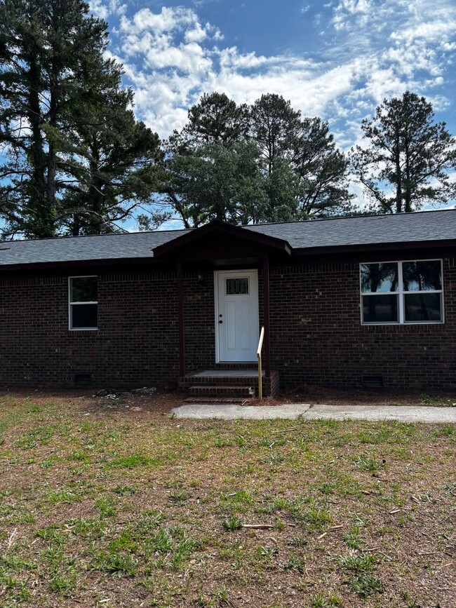 Foto del edificio - Remodeled Brick Ranch Home