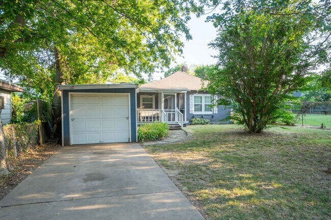 Building Photo - 2 Bed | 1 Bath Near TU!