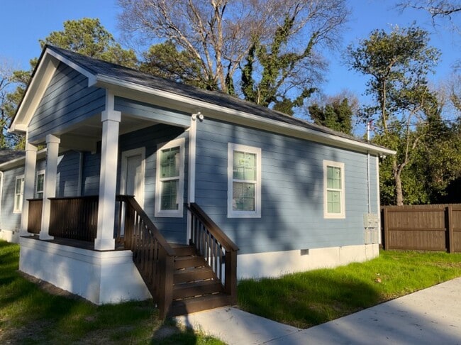 Building Photo - 2607 Beech Ave Ln