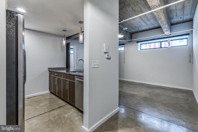 Building Photo - 4800 Brown St
