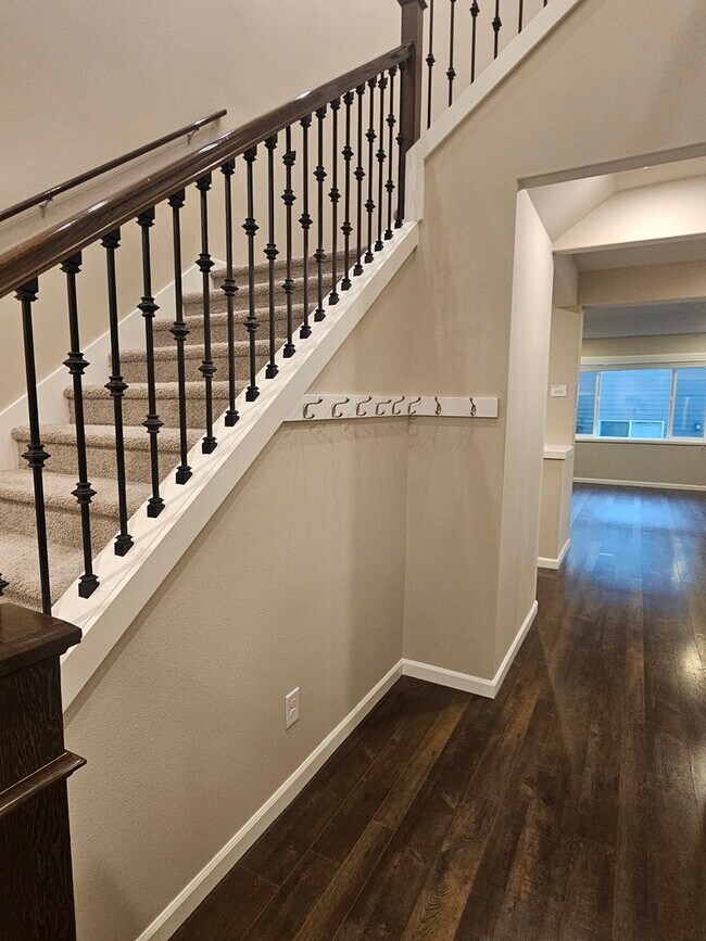 Building Photo - Spacious 5 Bedroom in Convenient North Creek Ridge, Bothell Location