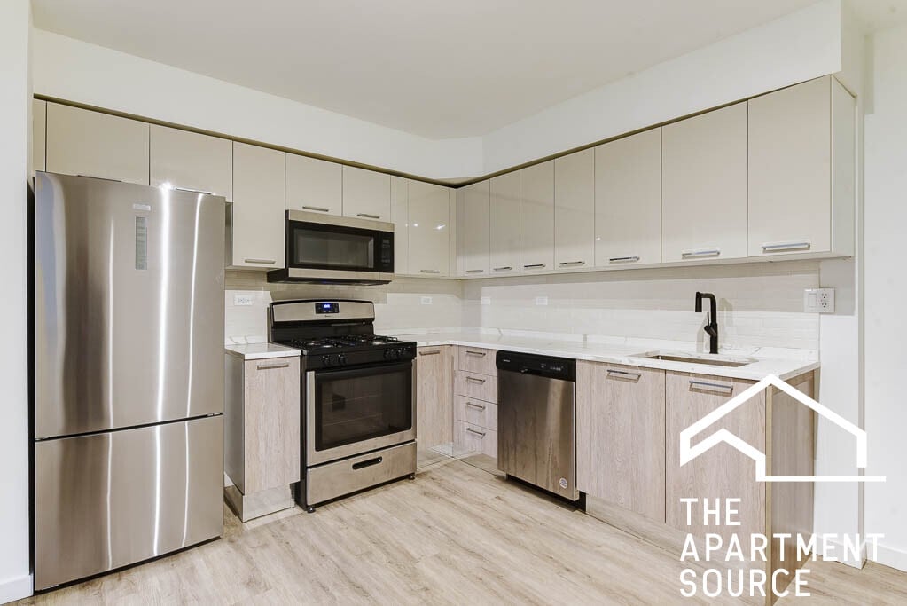 Foto principal - 7621 N Sheridan Rd