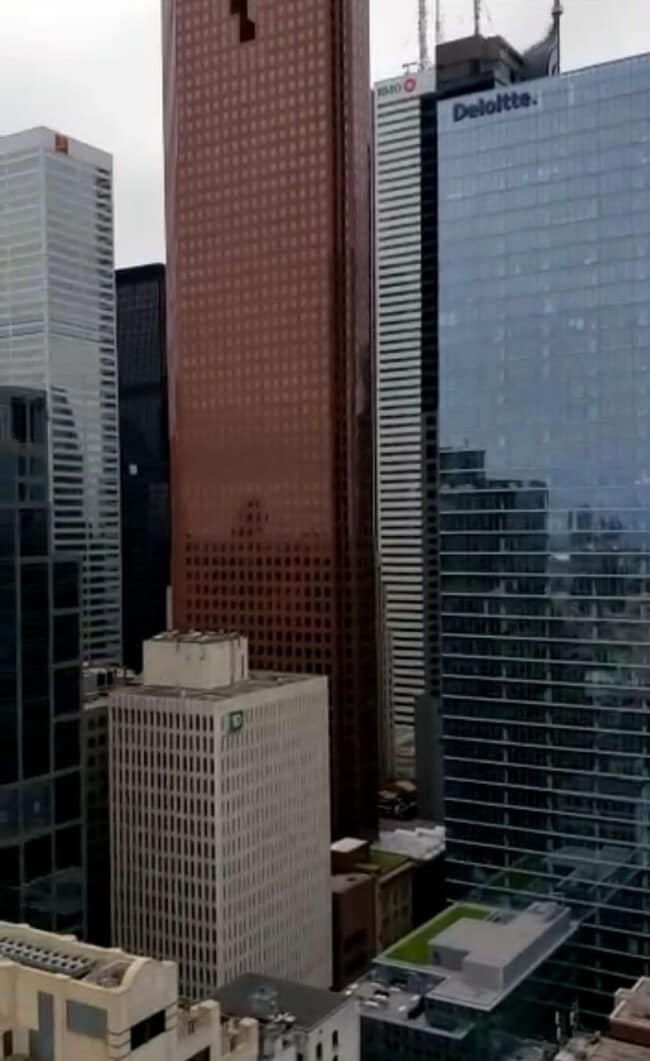 Building Photo - 25-3225 Richmond St E