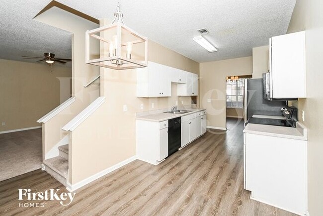 Foto del edificio - 4302 Ravenwood Dr