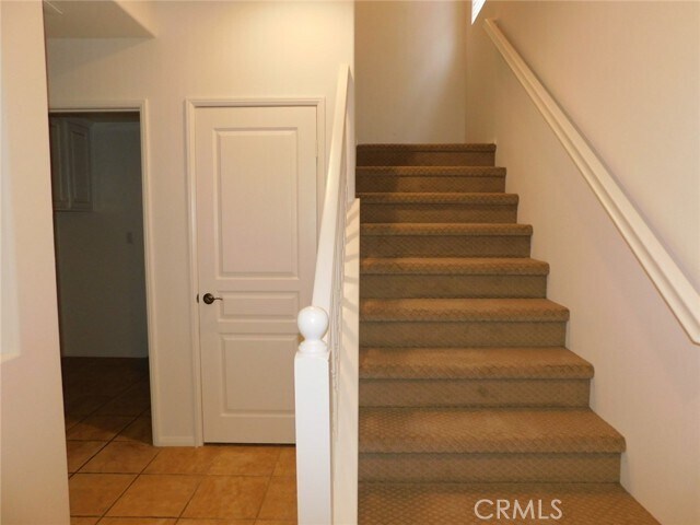 Building Photo - 147 Tall Oak