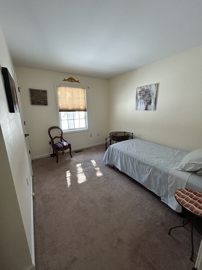 Building Photo - 3122 Robert David Dr