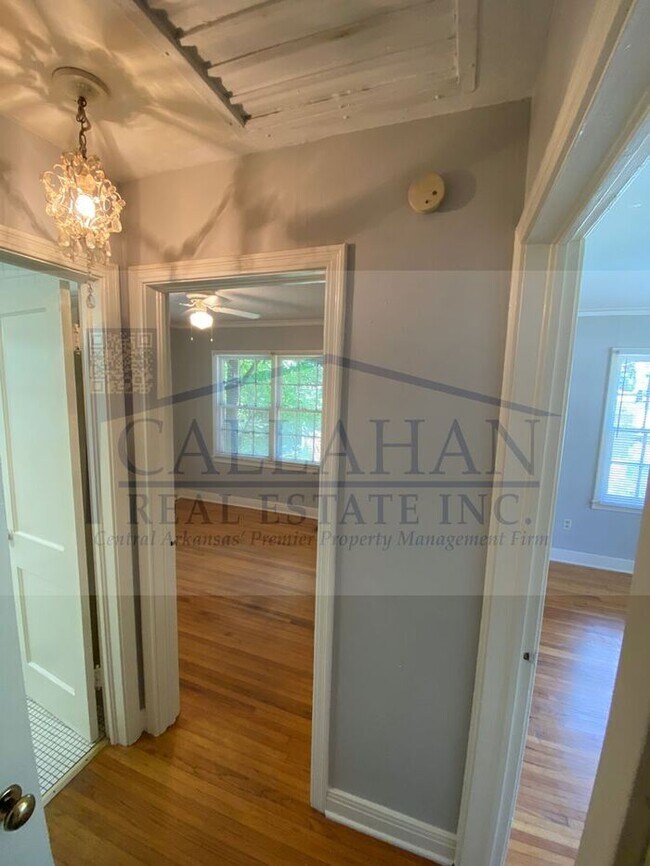 Building Photo - Park Hill 2 Bedroom Duplex