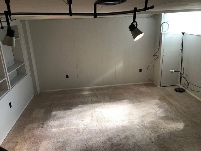 Building Photo - 5510 Medwick Garth S