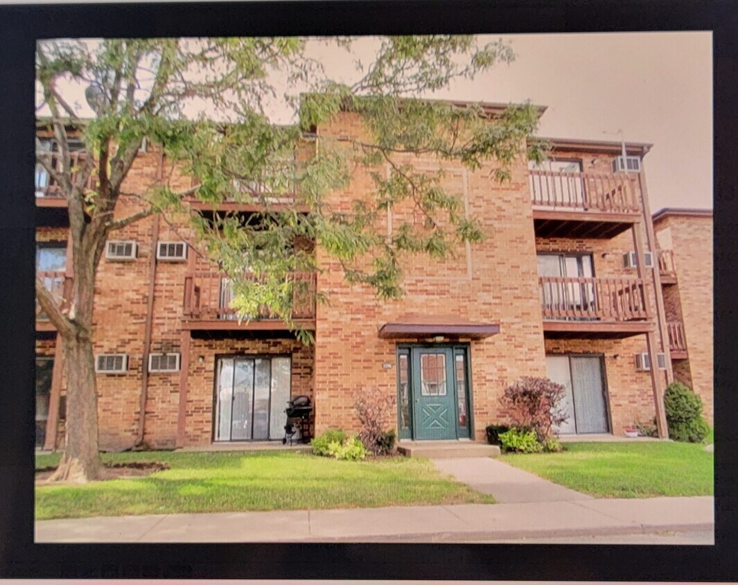 Primary Photo - 1332 Geneva Dr