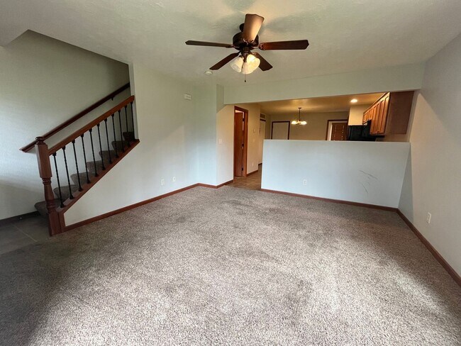 Foto del edificio - 2 Bed/1.5 Bath Townhome For Rent!