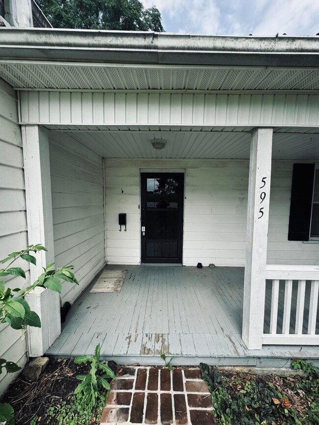 Building Photo - 595 Bethel Ridge Rd