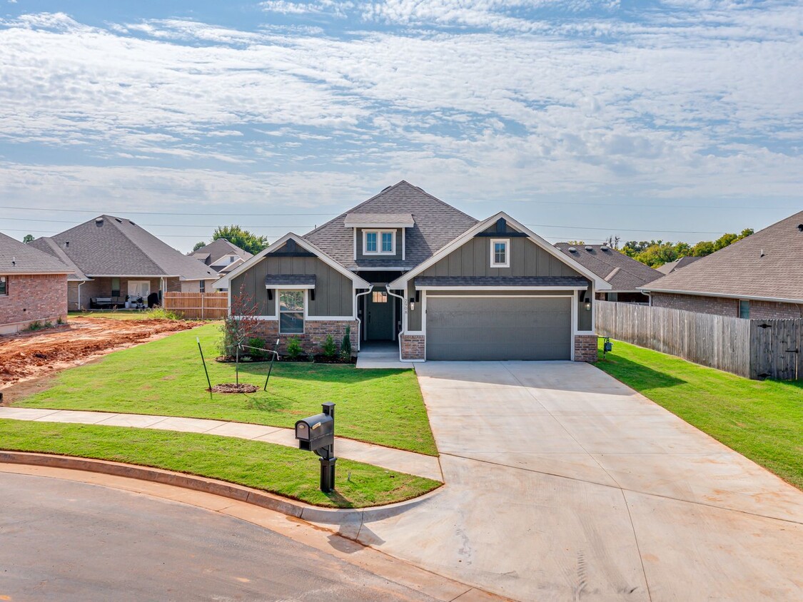 Primary Photo - Brand New Home Availabe Now In Moore!