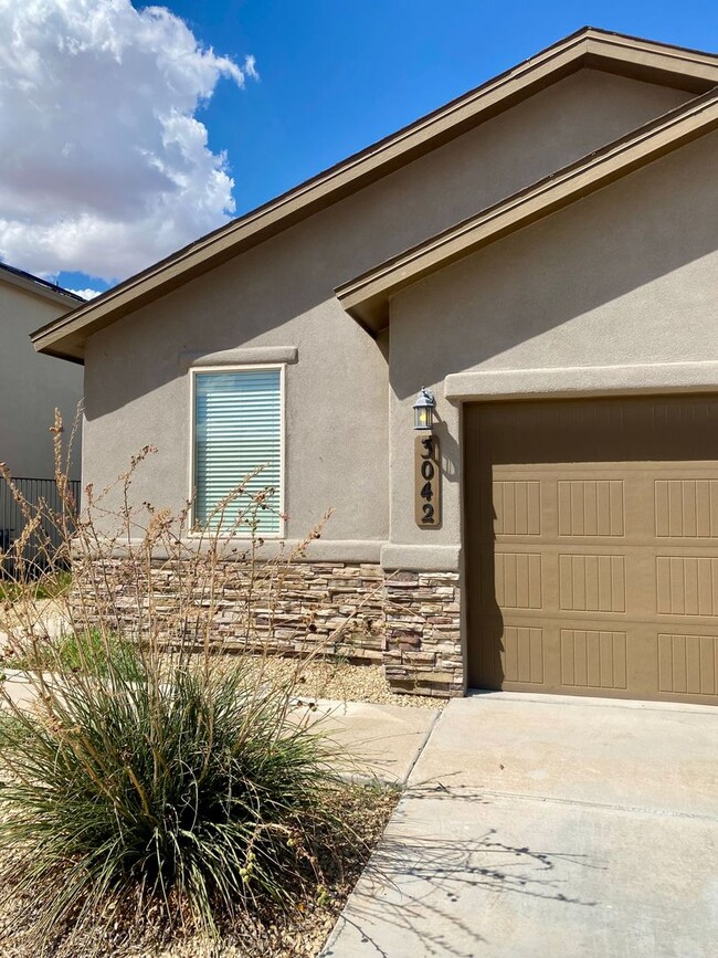 Building Photo - 3042 San Miguel Ct