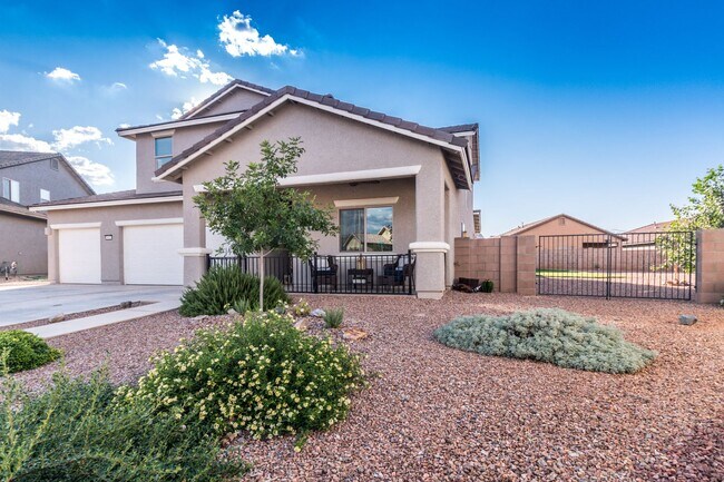 Building Photo - Beautiful 2-Story Home, 5 Bedroom, 3 Full ...
