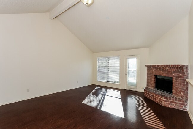 Foto del edificio - 827 Bentle Ct