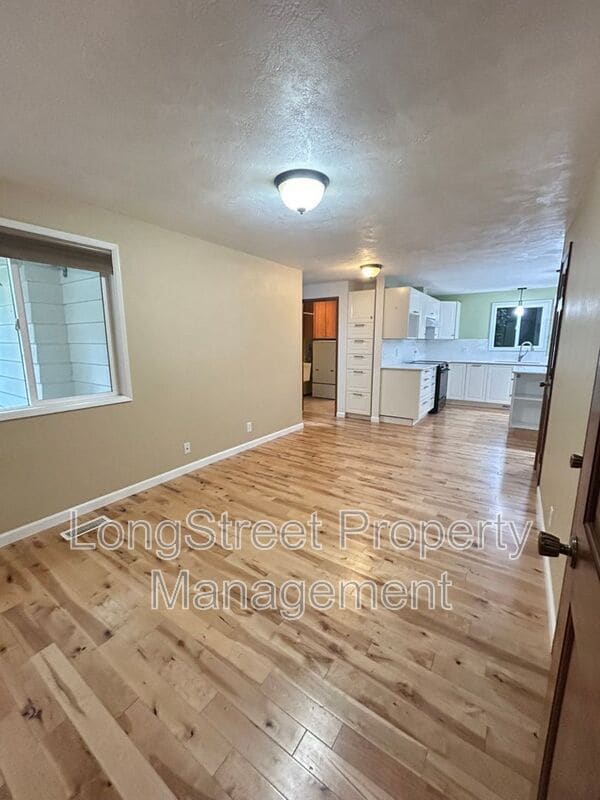 Foto del edificio - 3325 NW Circle Blvd