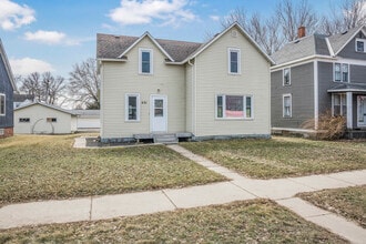 Building Photo - 521 Main St E