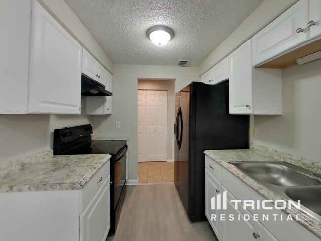 Building Photo - 6656 Alisma Ln