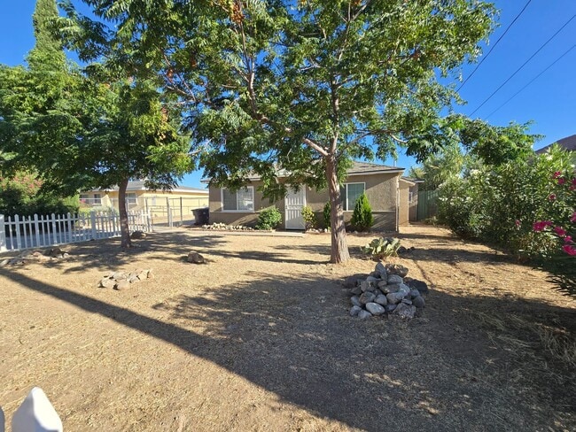 Building Photo - 4124 W Ave L 6