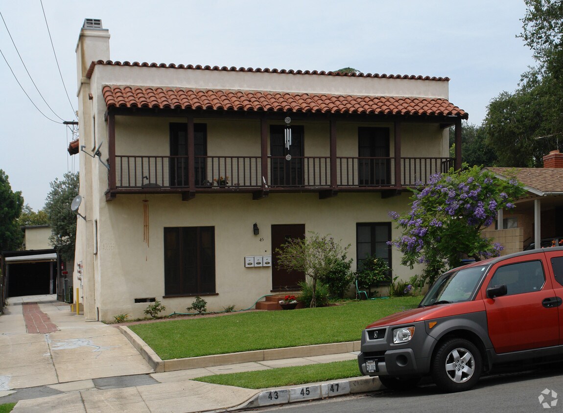 Building Photo - 45 Grand Oaks Ave