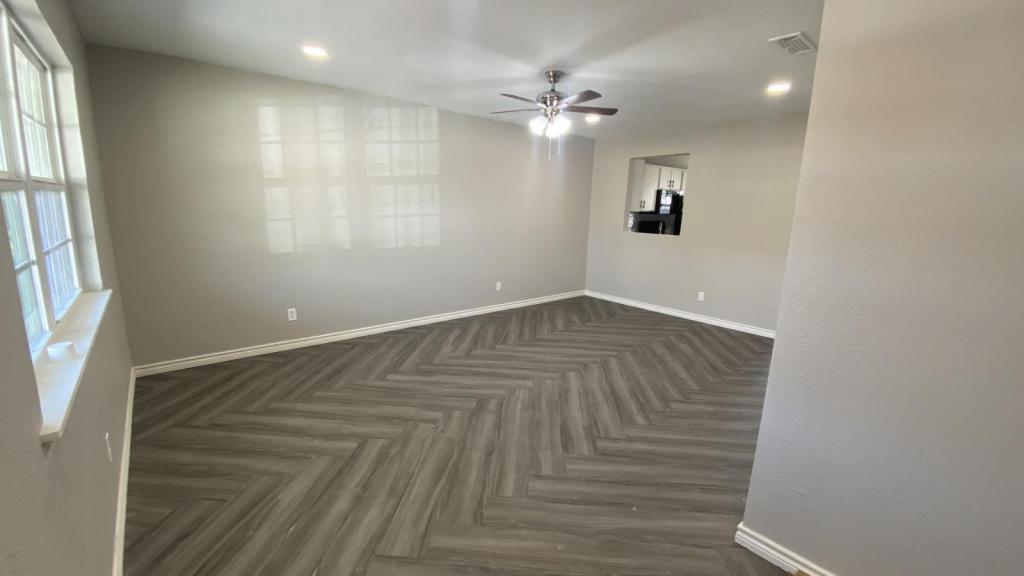 Foto principal - 832 N Nelson