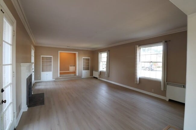 Foto del edificio - Beautiful Carriage District Rental