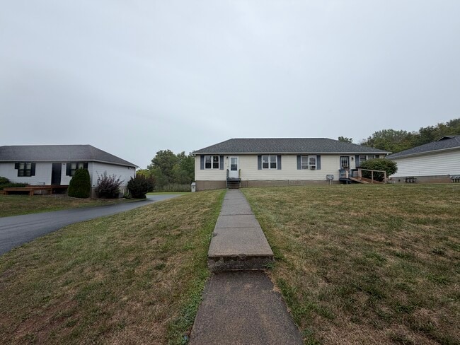 Building Photo - 1050 Galavotti Pl