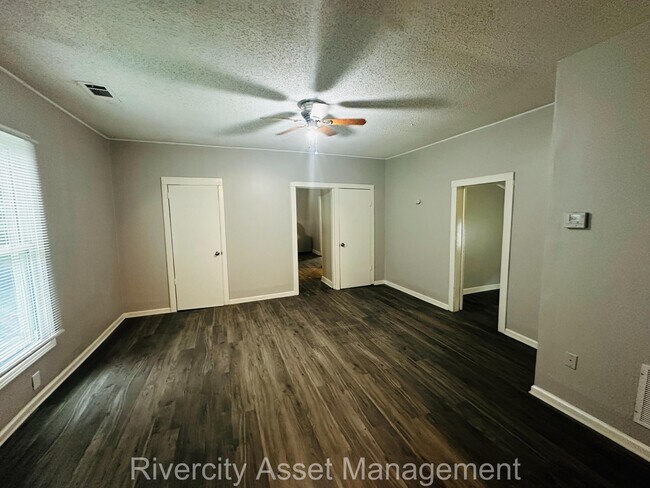 Foto del edificio - 3578 Hazelwood Ave
