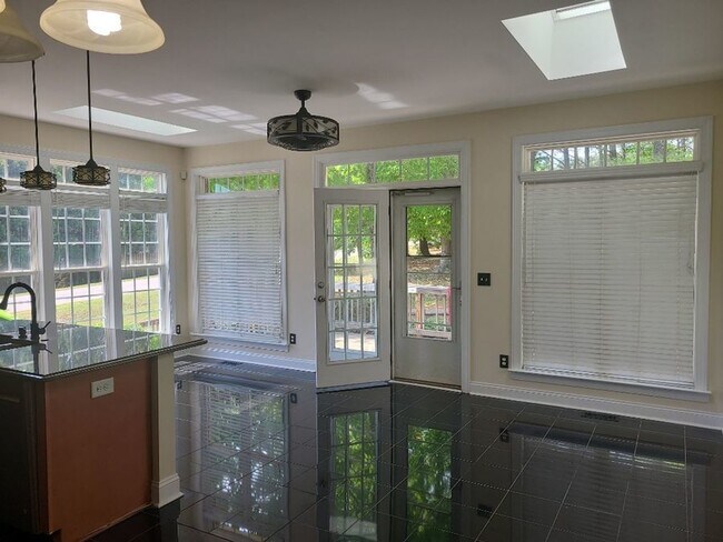 Foto del edificio - 7801 Kensington Manor Ln