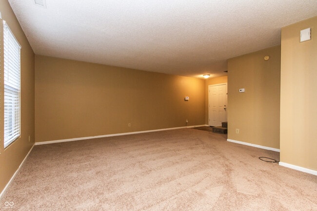 Foto del edificio - 1766 Blue Grass Pkwy