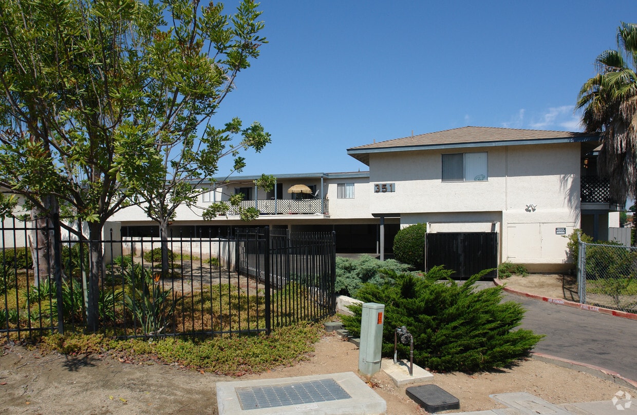 Primary Photo - 351 Pala Vista Dr