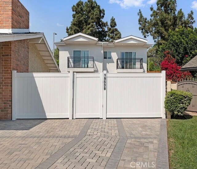 Foto del edificio - 19539 Tuba St