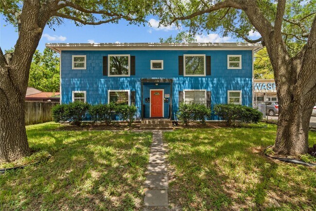 Foto del edificio - 2324 Cedar Dr