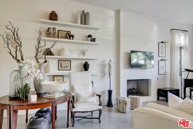 Building Photo - 2425 Clement Ave