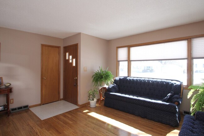 Foto del edificio - 1640 Highview Dr