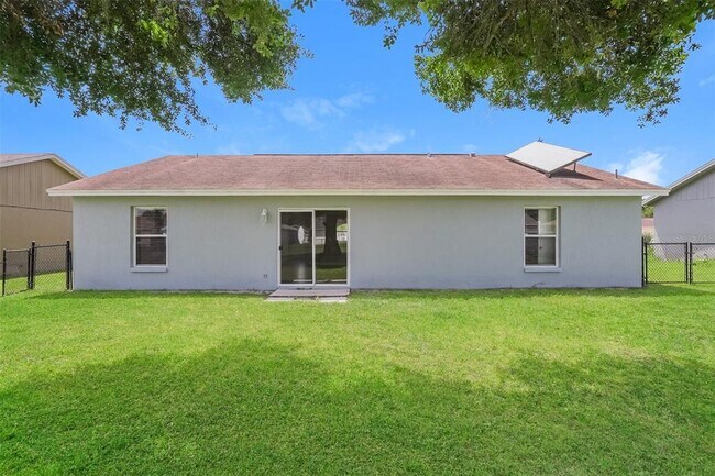 Foto del edificio - 6574 Shepherd Oaks St