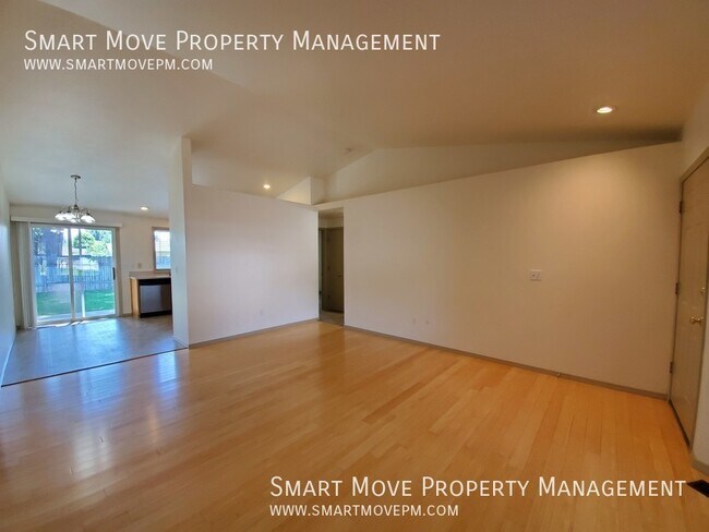 Foto del edificio - 7819 W Gillis St