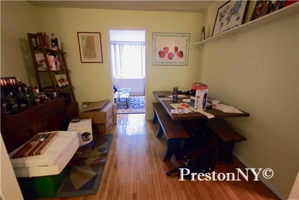 Foto del edificio - 221 E 21st St