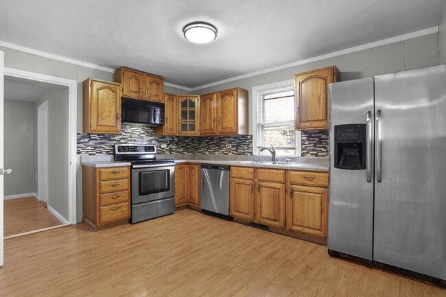 Building Photo - 601 Northview Dr