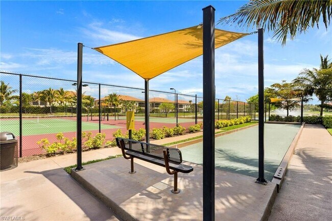 Foto del edificio - ** PALOMA BEAUTIFUL BONITA SPRINGS BEAUTY READY **  Short Term Rental Available:  Beautifully Fur...