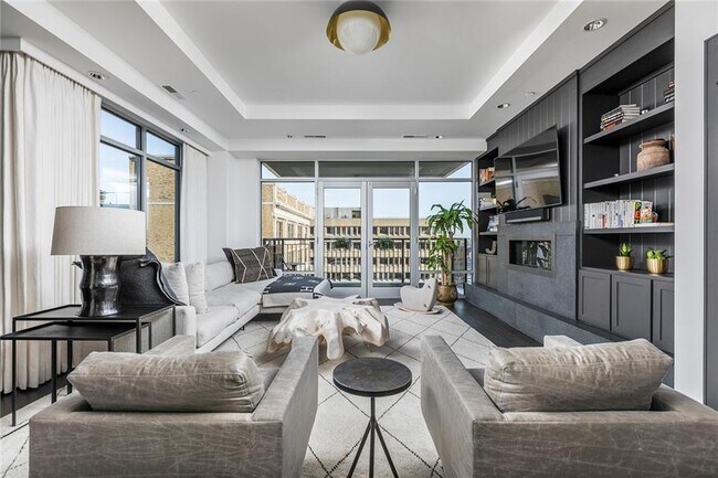 Building Photo - 429 N Pennsylvania St